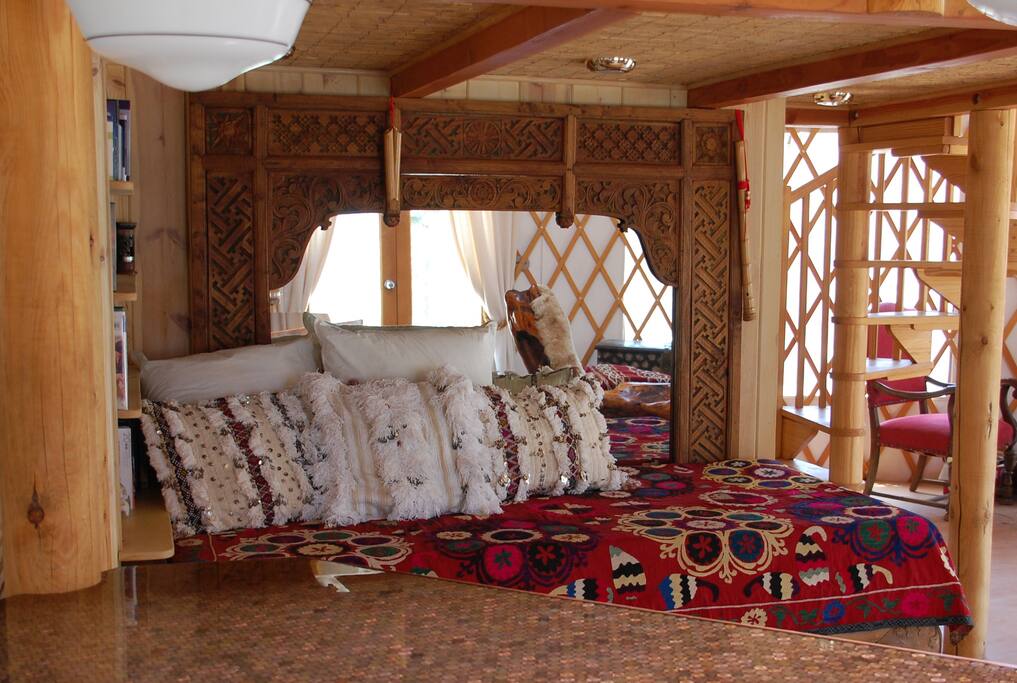 daybed cave