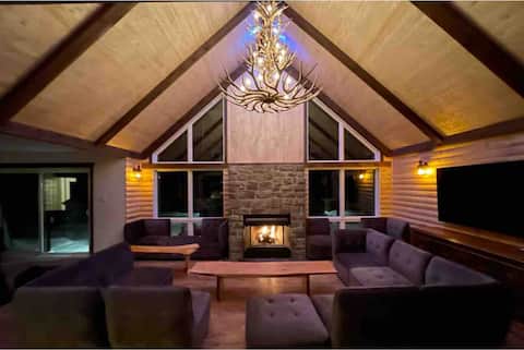 Newly built cottage on river/lake, 6 bedrooms