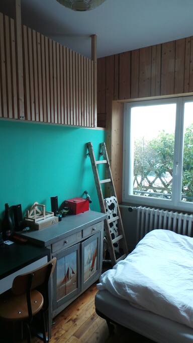 chambre d'enfant, lit en mezzanine et canapé lit