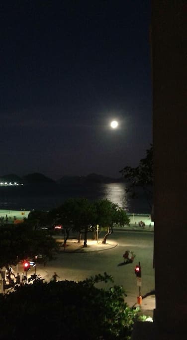 Lua perfeita, vista da sua varanda!
