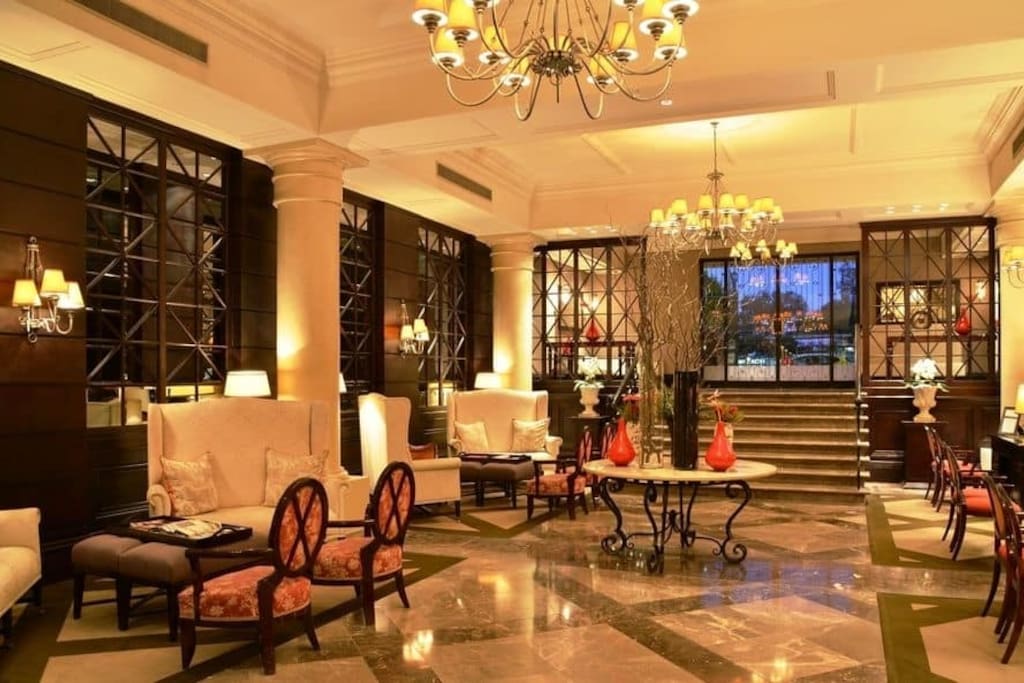 Luxurious Hotel Lobby