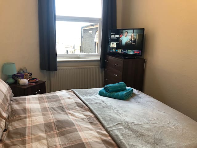 Cosy double room in Wolverton, MK12