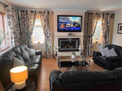 Luxury Home, Dublin WiFi/B&B 20 mins drive to City