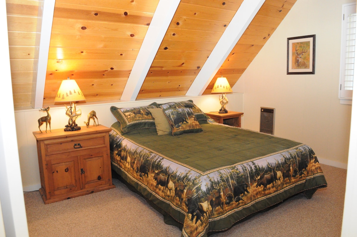 ห้องนอนกวางชั้น 2 - เตียงควีนไซส์