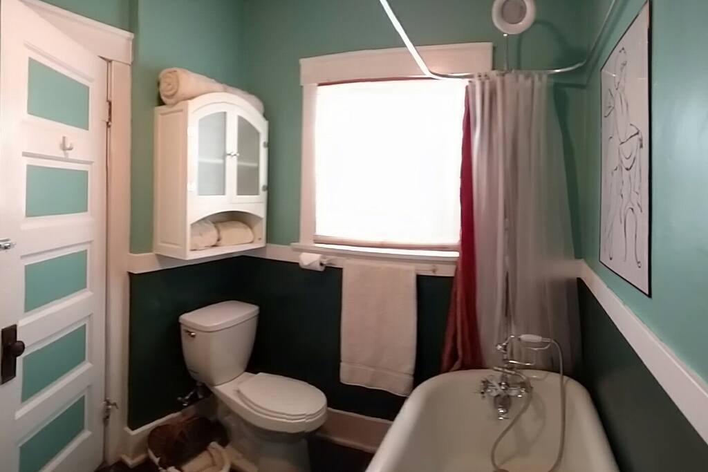 A view of the bathroom. 6'x8'