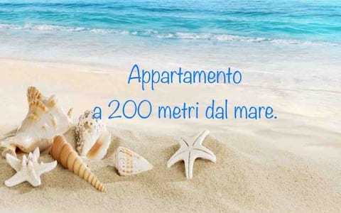 Annuncio Airbnb popolare: “Sea view” 200 meters from the beach. a Patù