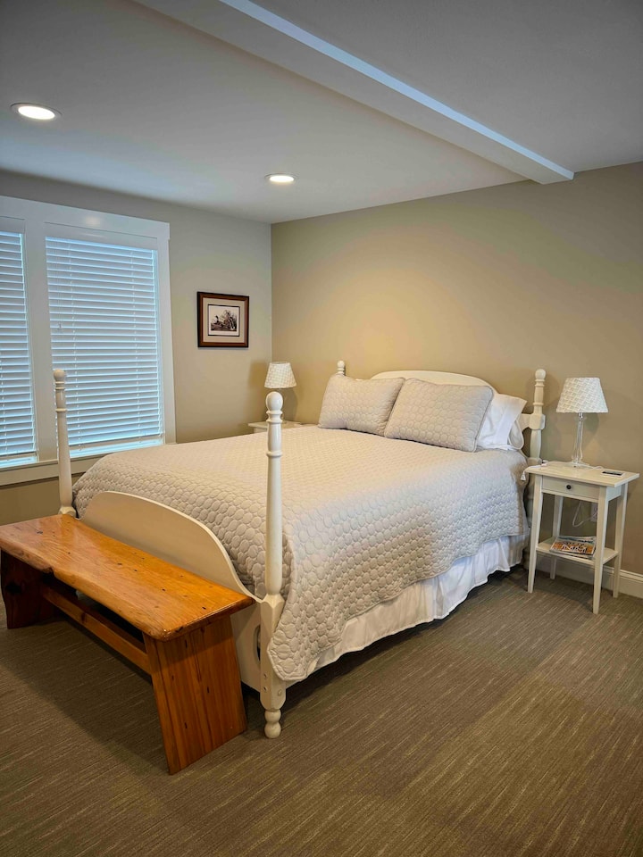 Двойна спалня на първия етаж