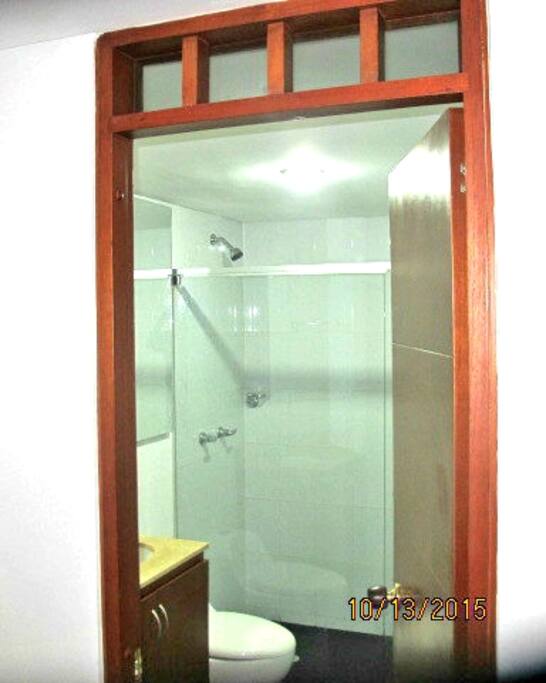 Baño Alcoba Principal