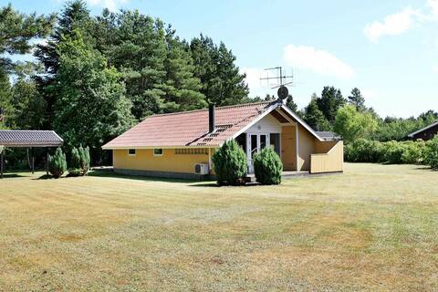 8 person holiday home in oksbøl