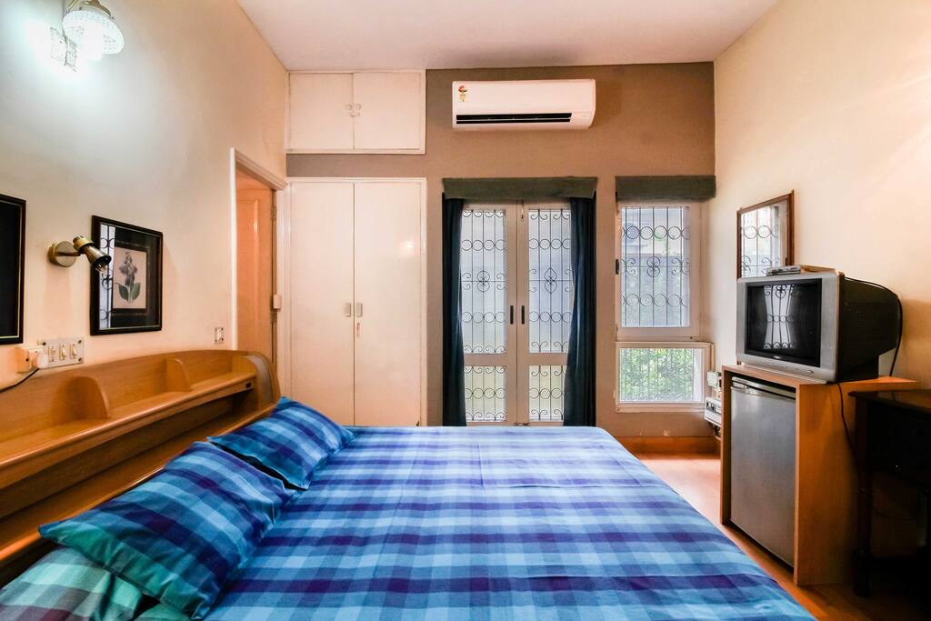 Room 3- Queen Size