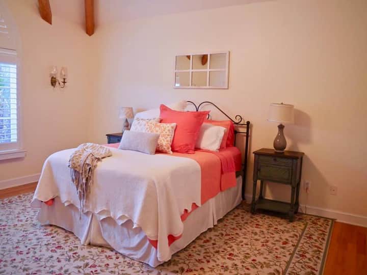 ห้องนอนใหญ่ บ้านหลัก