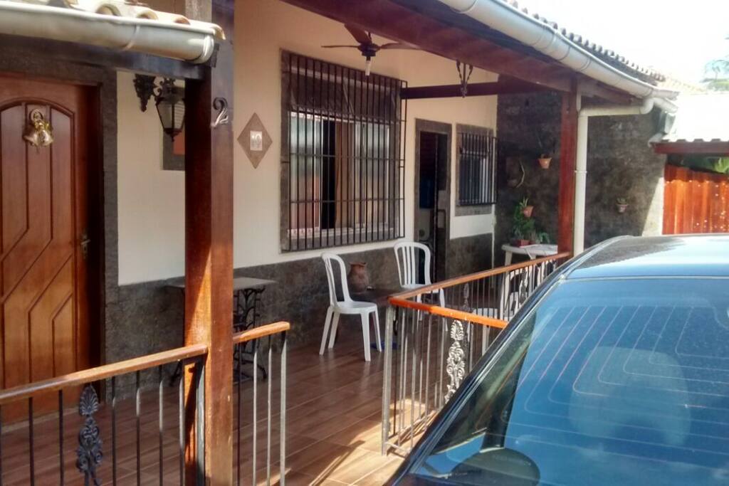 Area externa incrivel. Cabem até 3 carros