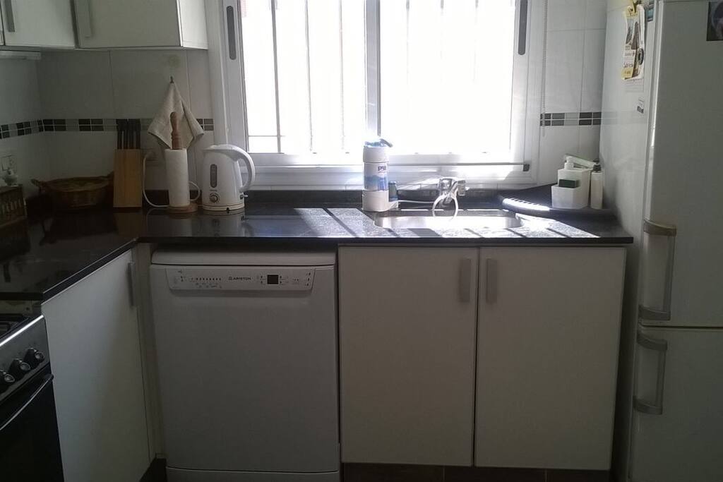Cocina con Lavavajillas