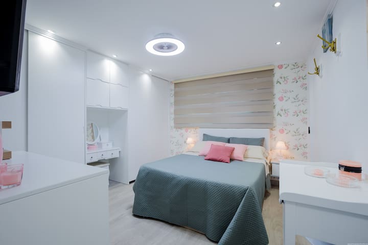 Concetta ,Ke Casetta Tenerife managed Airbnb listing 2