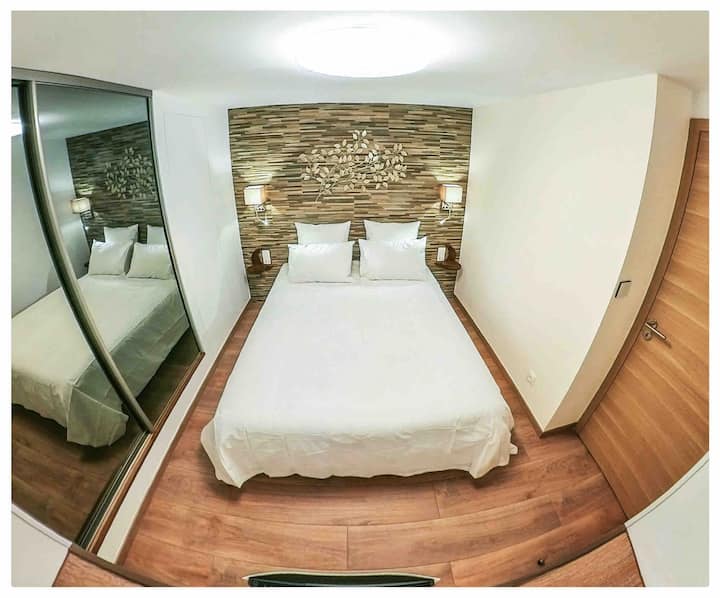 Madhësia e mbretëreshës së suitës Chambre 