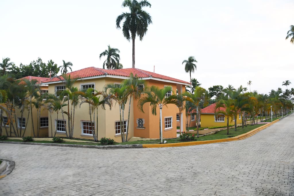 Vista exteriores de apartamentos del residencial