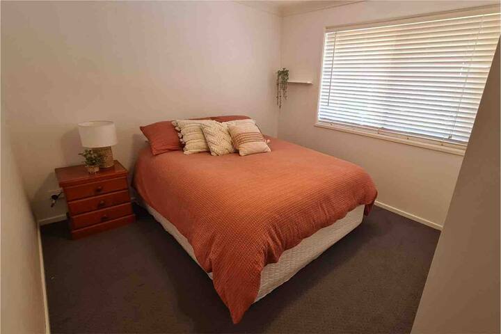 Cheerful 3 bedroom home with pool gallery image 4