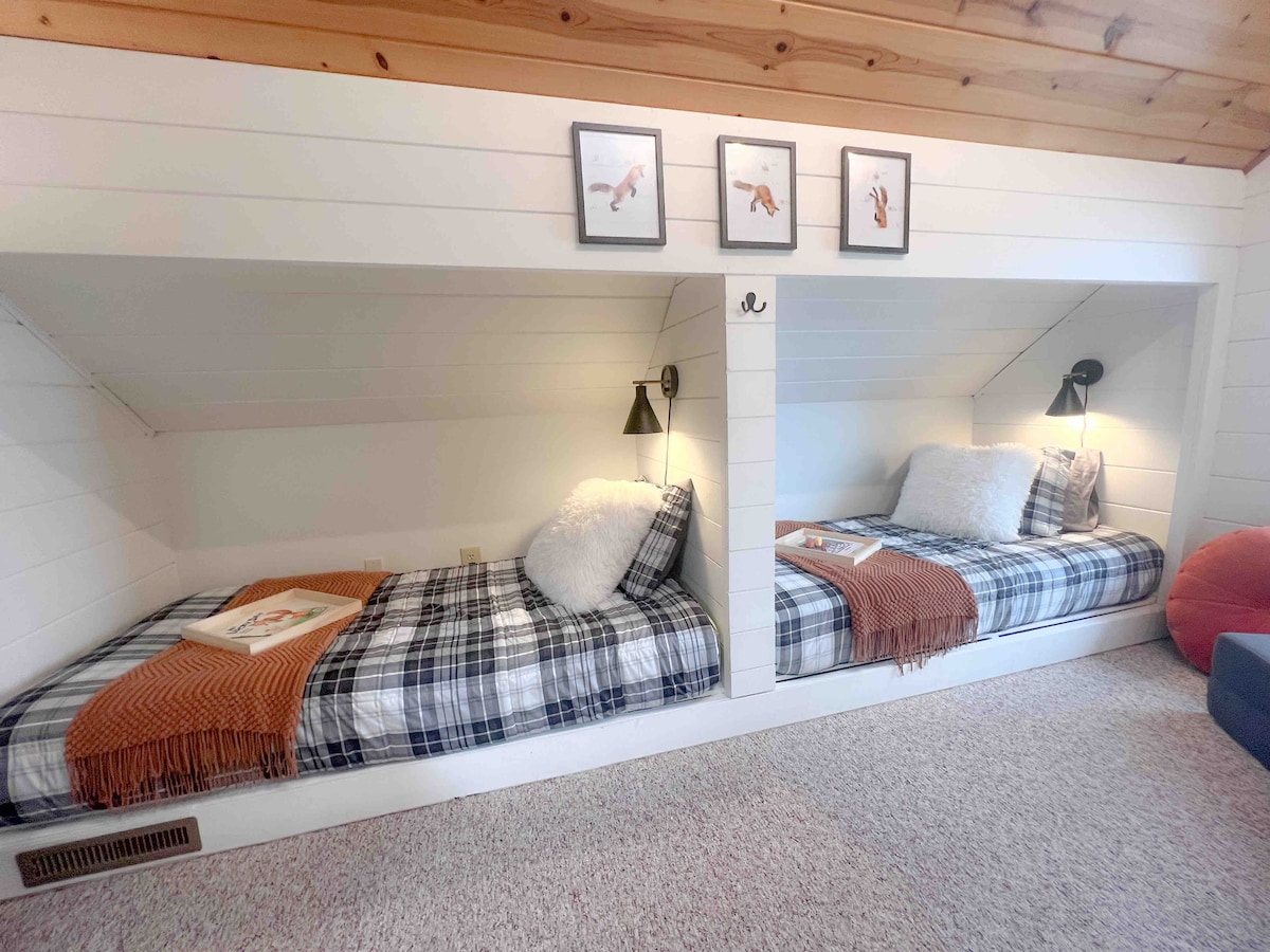 Fox 's Lair има 3 места за спиење и телевизор. Одличен простор за децата! 