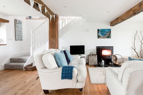 The Dovecote
Rural retreat near Launceston