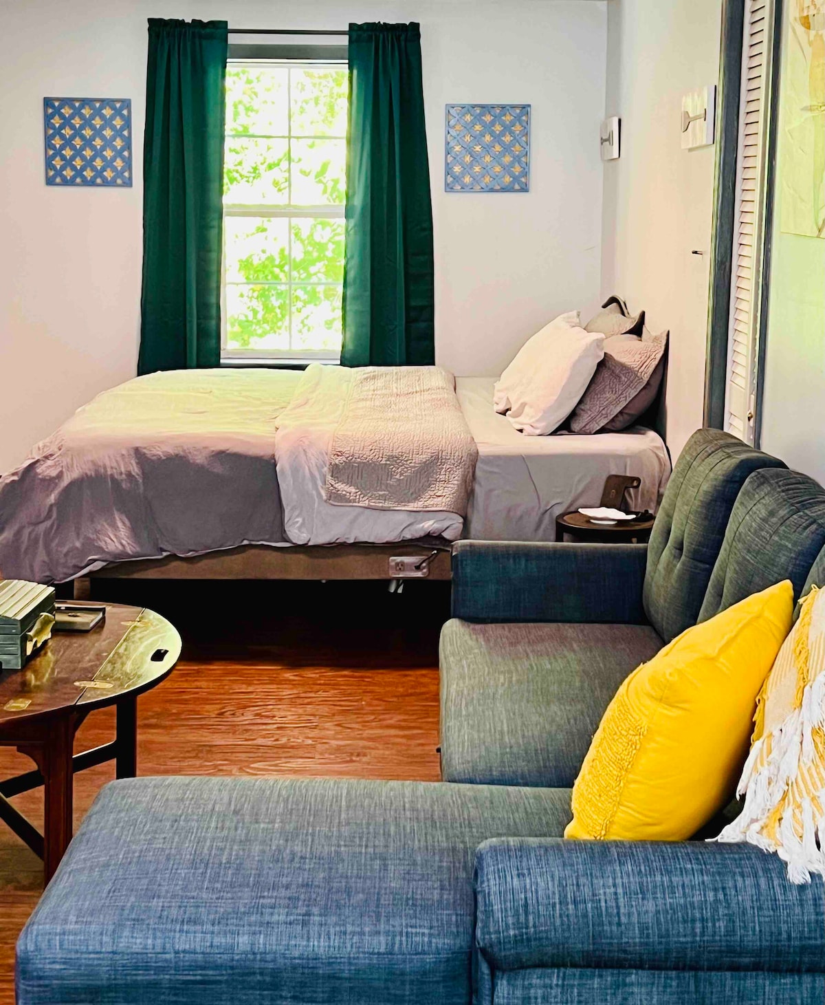 Veľká manželská posteľ