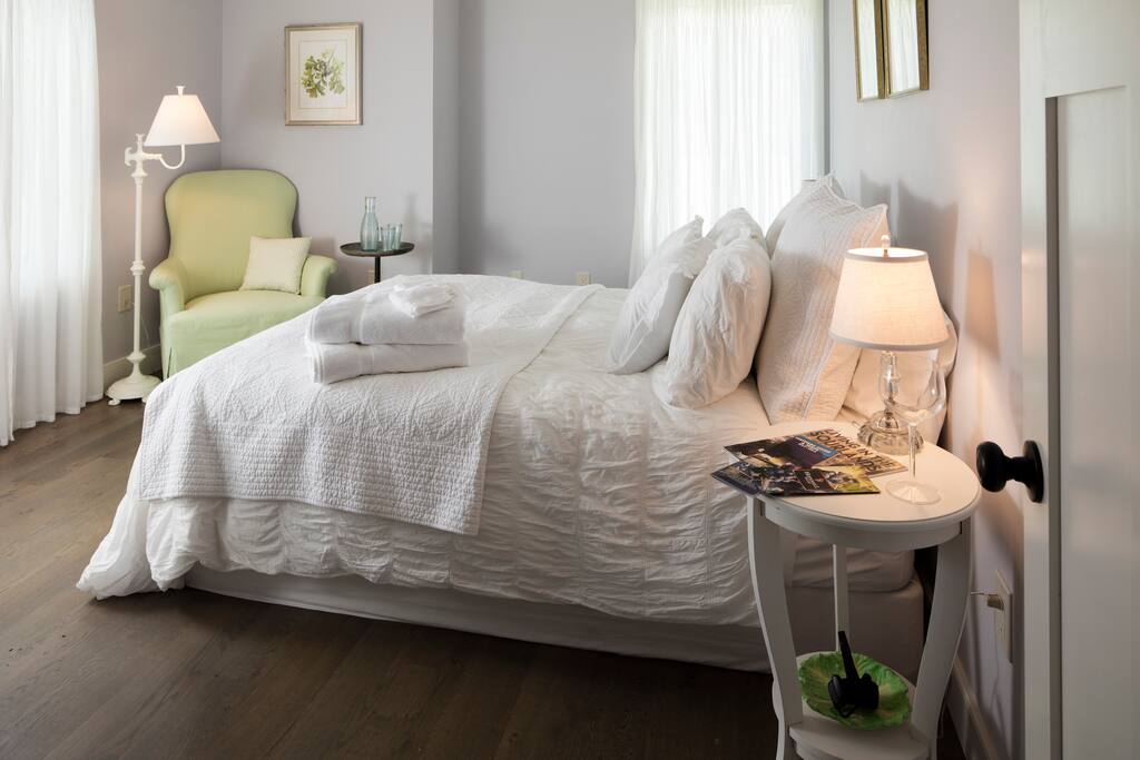 First Floor Bedroom w/Private bath