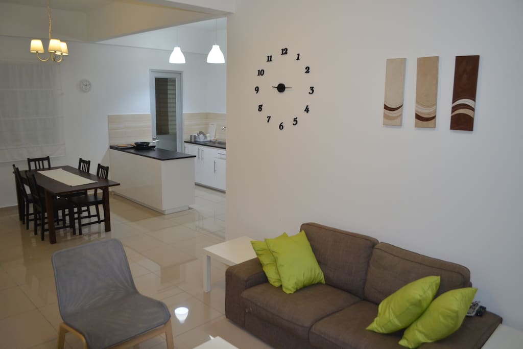 ELEGANT AND MODERN LOOK