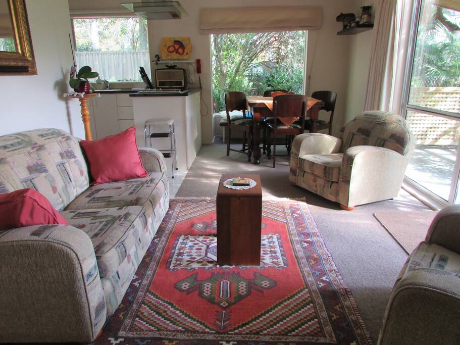 50's lounge suite,still comfy. Dining table extends to seating for six!!