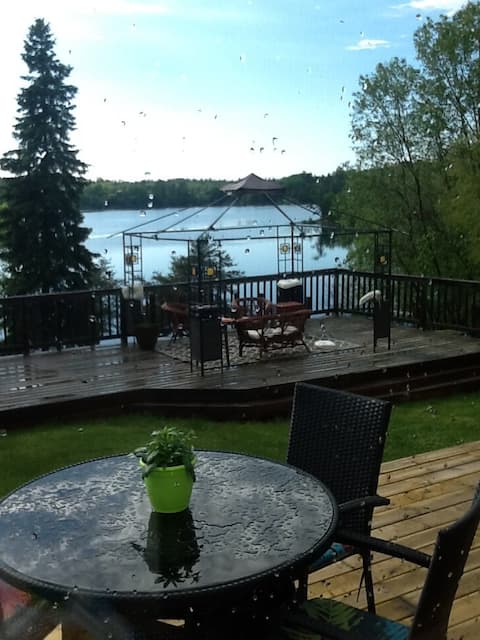 Beautiful 1 bedroom cottage on the Lake