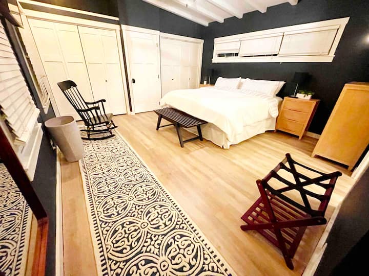 Master bedroom- Main floor