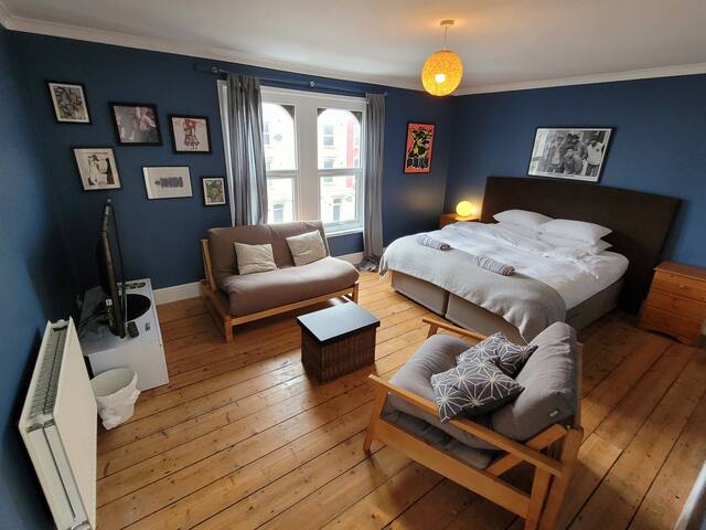 Large central 4-story townhouse – Timeout 2024