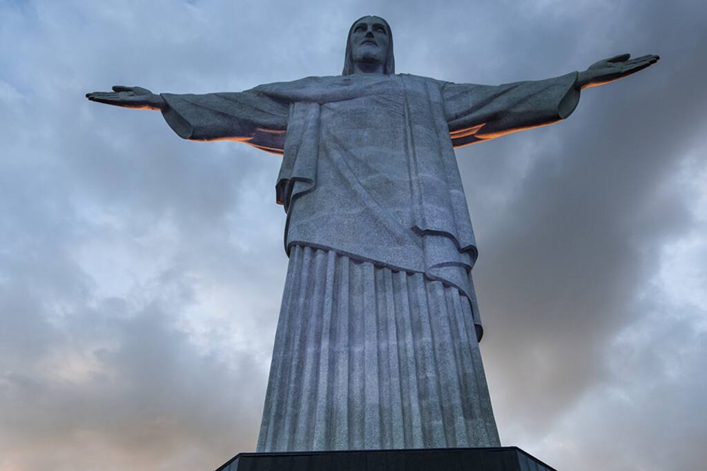 Living room window and rooms overlooking the Christ of Corcovado.