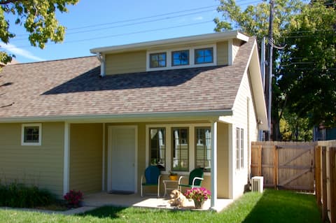 Downtown Indy! Stand Alone Guesthouse