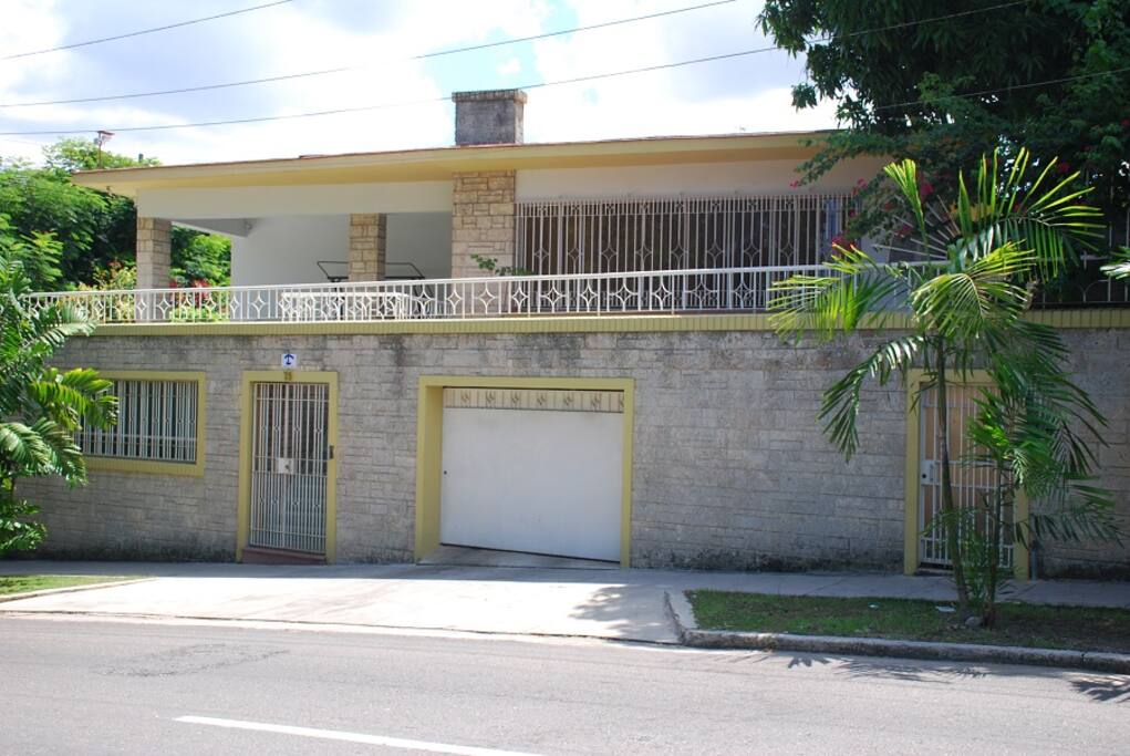 Entrada principal de la casa