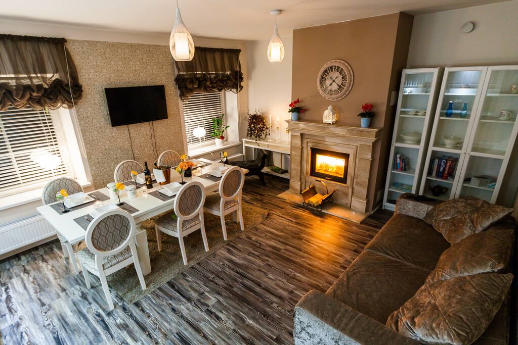Dining table for up to 8 people