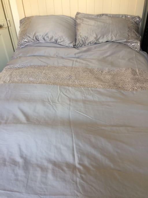 Cosy double 4ft Navestock Bed