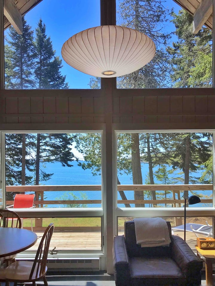 Oceanfront Chalet w/Fireplace, FrFr summer rental Chalets for Rent