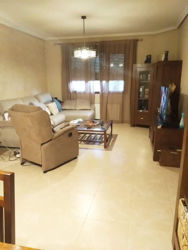 Superbe Maison Mitoyenne-10pax-esquivias(toledo) - Azuqueca