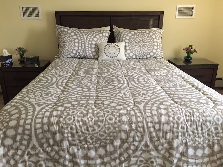 Bedroom (same bedroom)