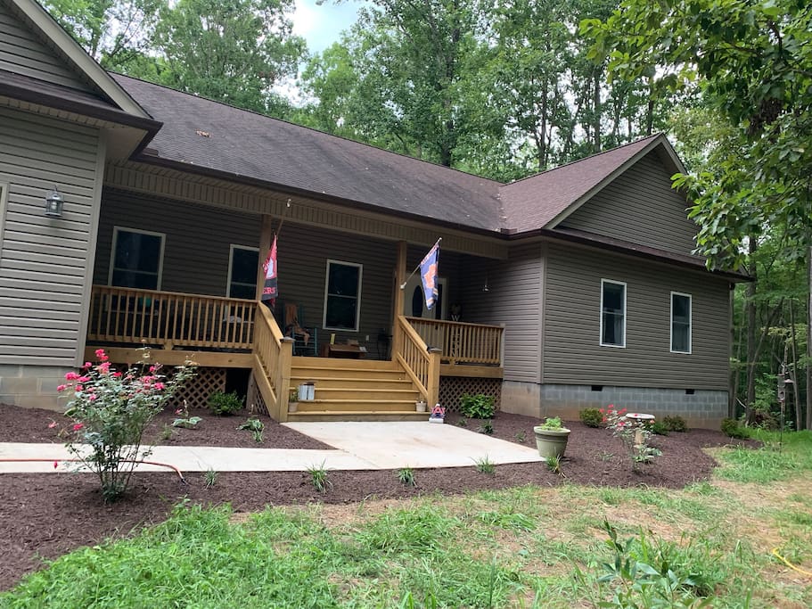 Cheryl & David’s Rural Retreat B&B, Farmville, VA Bed and breakfasts