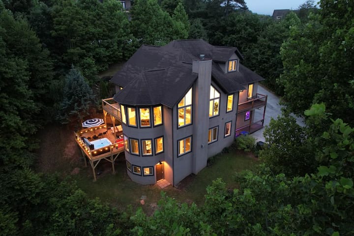 Cinema+Sauna in 5000 Sq Ft Luxe Chalet | Sleeps 20