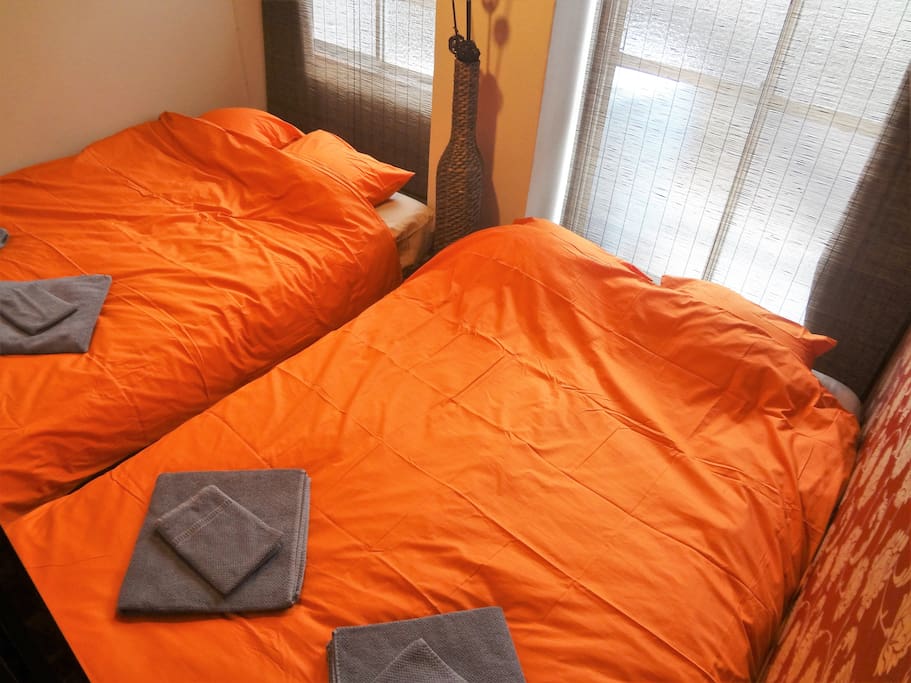 2 double beds