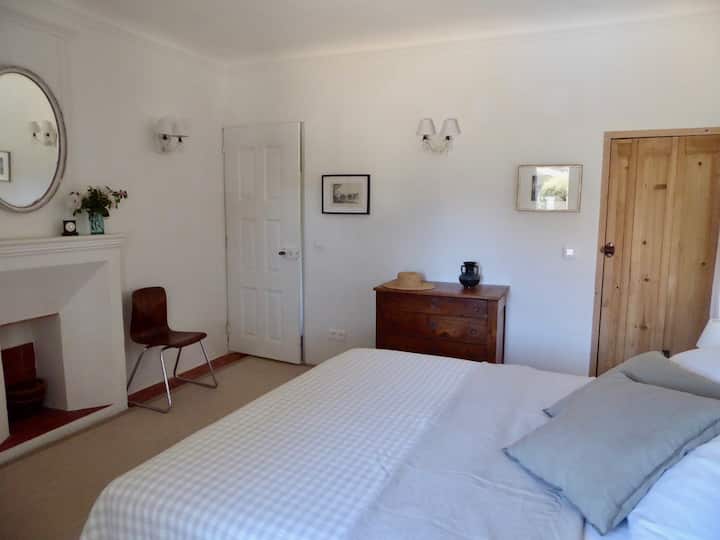 De eerste slaapkamer.