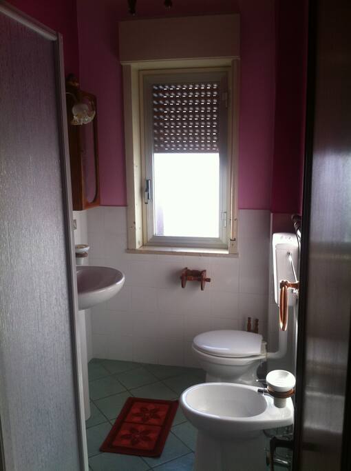 bagno con box doccia