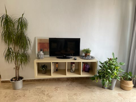 Airbnb con mejor rendimiento: Welcoming bright apartment with balcony en Camins Al Grau