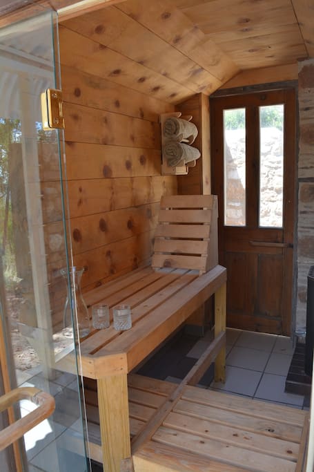 Aussie/Swedish sauna steam therapy room