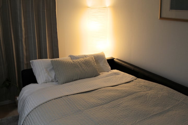 Дополнителна двојна големина.Во простор за лекување со нежни светла во јапонски стил.