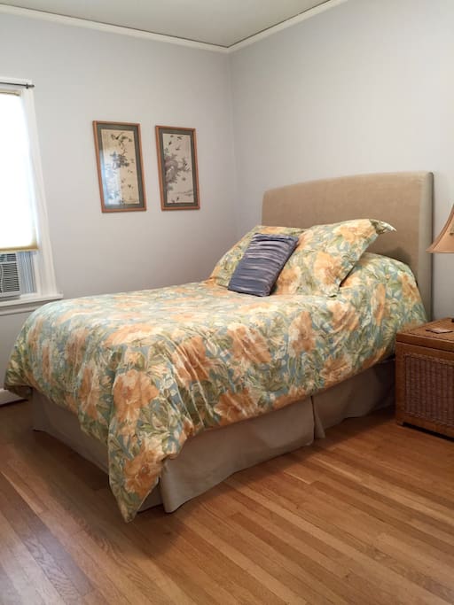Bedroom 2: Full/Double bed with Tempurpedic mattress