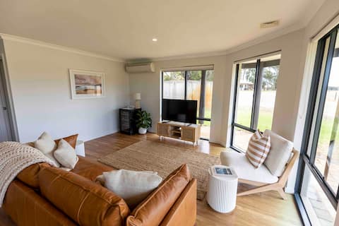 Top Airbnb: Kambarang Cottage at Windance in Yallingup