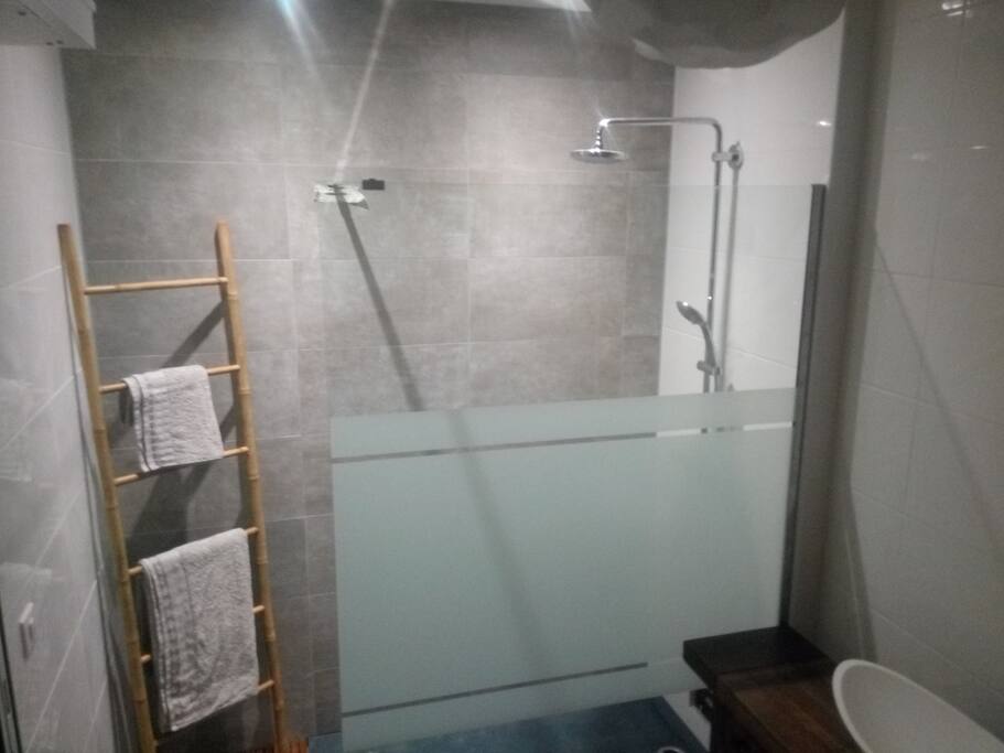 Salle de bain neuve