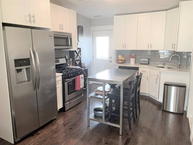 Sunny Southie Modern 2 Bedroom with Deck